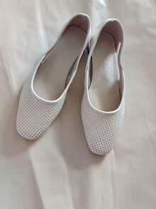 米色方头女式凉鞋，优雅度假平底一脚蹬镂空户外派对鞋 - 米色 - 查看 6