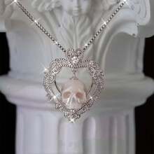 One Gothic-Style Skull Pendant Necklace Made Of Resin, Featuring A Heart-Shaped Design And Inlaid With Synthetic Cubic Zirconia; Suitable For Women; A Perfect Valentine's Day Gift; Fashionable Jewelry. - 金色 - 查看 2