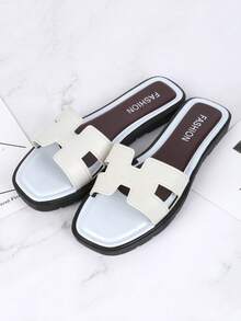 2025新款时尚平底拖鞋，经典H型凉鞋，沙滩拖鞋，女士拖鞋 - 白色 - 查看 10