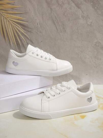 1 Pair Women's Casual Lace-Up Skateboard Shoes, Silver Heart Pattern PU Low-Top Outdoor Sports Sneakers