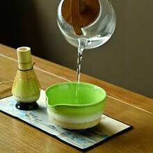 7件套抹茶入门套装，包含抹茶碗（带嘴）、抹茶筅、筅架、勺子、筛子、茶勺、茶布，精美抹茶茶道礼盒套装，适合作为生日和节日礼物。 - 彩色 - 查看 7