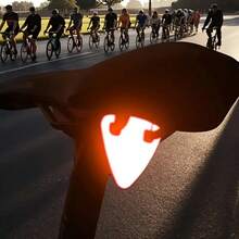 Lot de 4 pendentifs réfléchissants orange haute visibilité pour vélo – Triangle en TPU étanche, accessoire de sécurité réutilisable pour VTT et vélos de route, équipement de cyclisme d'extérieur – Visibilité nocturne améliorée, indispensables pour les déplacements quotidiens, indispensables pour la sécurité à vélo, décoration de réflecteur pour vélo, accessoires de voyage aventure, kit d'urgence routière