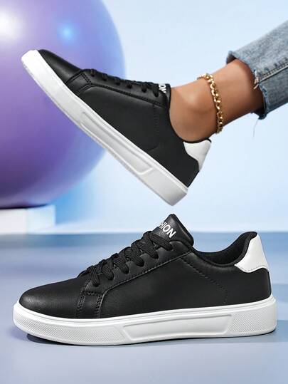 أحذية رياضية كاجوال منخفضة الرقبة للنساء بتصميم ألوان متباينة، متعددة الاستخدامات للارتداء اليومي والإطلالات الأنيقة