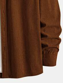 Áo khoác sơ mi nam dáng casual bằng vải nhung kẻ polyester nhẹ, cổ bẻ, cài nút, tay dài, có hai túi, phù hợp cho mặc hàng ngày, thời trang, đi làm, thoải mái ở nhà và dạo phố. - màu nâu - Xem 5
