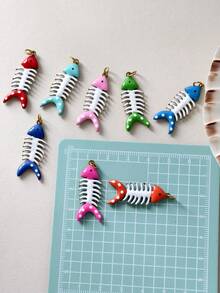 1 pieza Accesorio decorativo con forma de pez de acero inoxidable lindo, colgante DIY, para uso diario