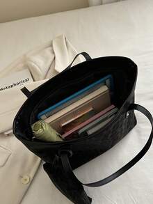 两件套新款大容量豹纹仿皮手提包，配有双提手，是通勤、工作或上学的理想之选。这款容量大、轻便的手提包融合了经典休闲和商务休闲风格，非常适合年轻女性、大学生和职场人士，轻松适应工作环境、返校季、高中/大学生活以及假日旅行。时尚拉链手提包。 - 黑色 - 查看 8