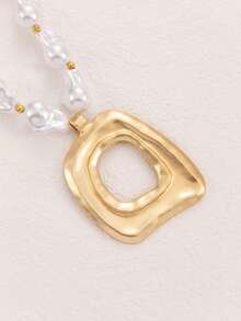 1Pc Bohemian Elegant Luxury Matte Gold Asymmetrical Geometric Hollow Square Pendant With Baroque Pearl Chain For Women's Daily Wear Beach Accessory