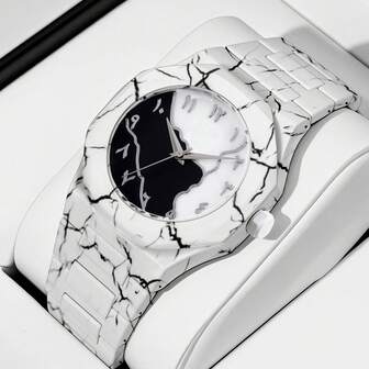 ساعة كوارتز بسوار مطاطي أبيض يناسب الجنسين، بتصميم رياضي وكاجوال مبتكر، مع سوار قابل للتعديل وقرص دائري مزين بالدبابيس، مناسبة للارتداء اليومي، هدية عيد ميلاد، حفلة، تجمع عطلة، خيار مثالي لك أو لأصدقائك