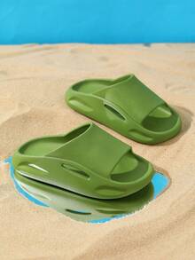 1 Pair Kids' Solid Color Slide Sandals, Comfortable Dopamine Color Fashion Casual Slippers For Indoor/Outdoor, Soft & Cushioned - Green - View 3