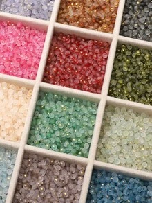beadia 100颗4毫米金色闪光珠 - 磨砂玻璃金色闪光双钻圆珠 | 散珠 DIY 工艺材料，适用于手链、项链，是制作珠宝、耳环、项链、手链、服装和配饰的理想之选，也是情人节 DIY 用品。 - 原子 - 查看 6