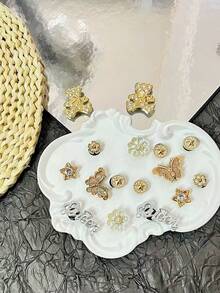 16-elementowe ozdoby do butów ogrodowych DIY – złota kokarda z kryształkami, miś pluszowy, klipsy do butów w kształcie motyli, zdejmowane akcesoria do butów plażowych, buty z wycięciami, prezenty sezonowe