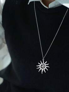 1 件银色不锈钢不褪色夸张太阳吊坠长项链，时尚适合日常佩戴、海滩、旅行