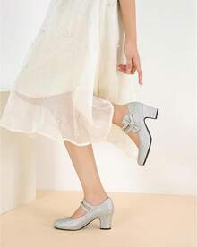 Enelauge Women's Mary Jane Heels With Bow Retro Closed Round Toe Pumps Sweet Ankle Strap Low Block Heels Chic Bowtie Vintage Dress Wedding Party Office Daily ShoesChristmas - 銀色閃光 - 查看 8
