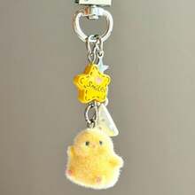1pc Unisex Cartoon Flocked Chick Keychain Cute Heart-Shaped Pom Pom Pendant Bag Charm Accessory Fall Y2K - Yellow - View 3