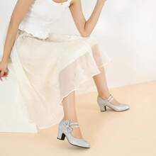 Enelauge Women's Mary Jane Heels With Bow Retro Closed Round Toe Pumps Sweet Ankle Strap Low Block Heels Chic Bowtie Vintage Dress Wedding Party Office Daily ShoesChristmas - 銀色閃光 - 查看 11