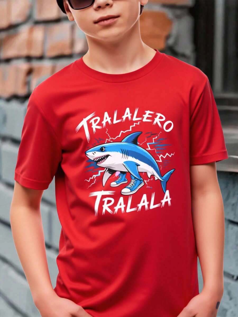 Camiseta infantil para niño, estilo casual de verano, holgada, cuello redondo, manga corta, estampado de Brainrot Tralalero Tralala Divertido, para uso diario - Rojo - Ver 1