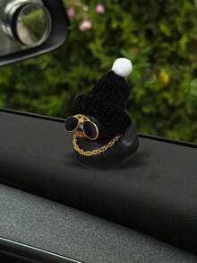 1 pièce Canard en peluche portant un bonnet tricoté et une chaîne, accessoire décoratif pour voiture