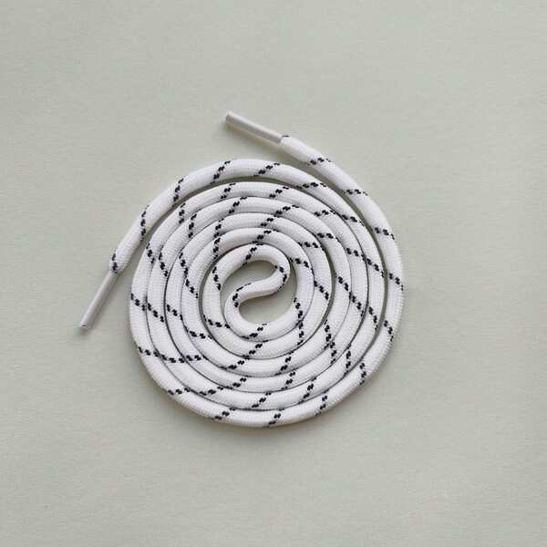 1 para białych, geometrycznych, plażowych, swobodnych sandałów z poliestrowej liny, odpowiednich na zewnątrz o każdej porze roku