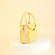 Bolso cuadrado pequeño versátil y casual con cadena gruesa y diseño personalizado, decoración de corazón melocotón, correa de hombro ancha, bolso bandolera de un solo hombro, bolso de compras y uso diario para mujeres, bolso para teléfono móvil