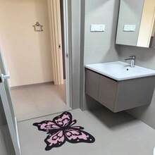 1pc Pink & Black Butterfly Pattern Bath Mat, French Chic Bathroom Rug, Suitable For Bathroom, Bedroom, Living Room, Camping And Entryway, Ideal Home Decor Carpet, Bath Mat, Bathroom Rug, Door Mat, Small Rug, Carpet, Mat, Home Decor, Area Small Rug, Outdoor Mat, Home Decor, Area Rug, Bedroom Rug, Washable Carpet Christmas Decor Kitchen Rug