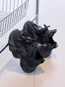 A Pair Of Black PU Girls' Sneakers With Hook-And-Loop Strap And Side Strap Detail For Everyday Wear, Sports, School, Cute Fashion Shoes For All Seasons