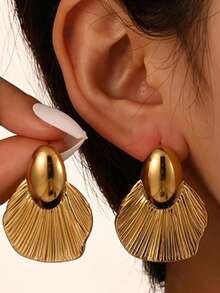 3 Pieces Set Of Metal Style Stainless Steel Flower Leaves Texture Design Women's Necklace European And American Fashion Big Earrings For Ladies Gift Giving Holiday Wear