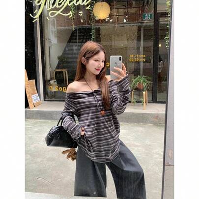 アメリカンレトロストライプワンショルダーオフショルダー長袖Tシャツ女性用秋の新しいシックなルーズトップ、セクシーでファッショナブル、で多用途、甘くてクール、y2k、デートや外出に