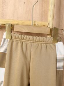 Set de 2 piezas de top de manga larga con bordado de oso a rayas y pantalones casuales con cordón para niños pequeños, adecuado para otoño/invierno