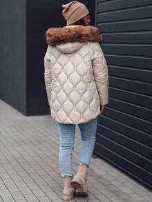 Gesteppte Winterjacke für Damen mit abnehmbarer Kapuze und Kunstfell, schmaler Passform, verstellbaren Seitenteilen, Reißverschluss und Druckknopfverschluss, eine elegante und warme Oberbekleidung mit Taschen, perfekt für Winterspaziergänge und Alltagslooks