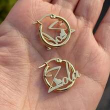 Pendientes de aro con nombre personalizados de acero inoxidable, diseño elegante en forma de corazón personalizado, regalo de joyería de moda para ella, aros con nombre de estilo bohemio vintage y lindo, perfectos para bodas y el Día de San Valentín