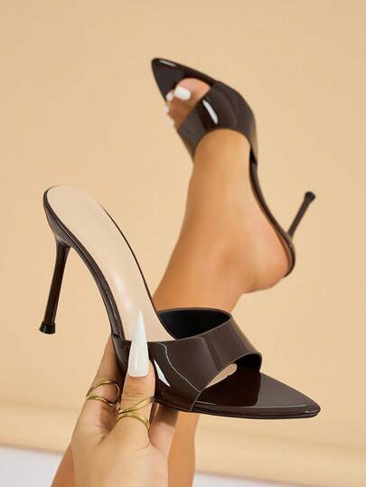 Sandali con tacco alto da donna per primavera/estate, eleganti e di alta gamma con punta affusolata e tacchi a spillo, scarpe mule con finitura lucida a specchio, slip-on, colore unito, tessuto comodo, cinturino sexy a schiena nuda, adatti per viaggi all'aperto, raduni, feste, passerelle, eleganti sandali minimalisti color cioccolato, tacchi alti unici e affascinanti