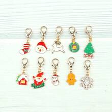 10件套女士圣诞节日钥匙扣套装 - 驯鹿、雪花、姜饼人、圣诞老人等，附赠感谢卡 - 坚固耐用的锌合金材质 - 送给老师、妈妈、女朋友、闺蜜的贴心礼物 - 生日、圣诞节、感恩节、教师节、婚礼、毕业典礼等场合皆宜，可作包包挂饰或汽车挂件，也可作为姐妹礼物。 - 彩色 - 查看 6