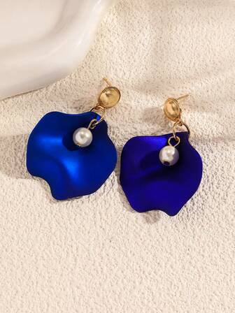 一对欧美风格长款玫瑰花流苏耳环，优雅设计，适合女性日常佩戴和参加派对，款式多样。