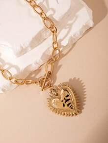 1 Piece Of Minimalist Simple And Thick Heart-Shaped Decoration Hammer Pattern Gold Necklace Classic And Thick Charm Handmade Chain Fashionable Women's Jewelry Metal Pendant Collarbone Chain Suitable For Daily Wear And Party Gatherings Wearing Holiday Gifts - 金黃色 - 查看 3