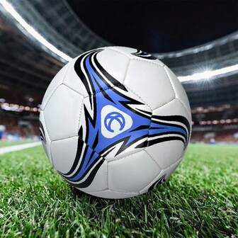 1 个足球，尺码 4 和 5，适合运动训练和室内/室外运动，在后院、公园和海滩踢足球