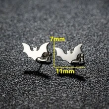 1 Pair Of Retro Punk Bat Stud Earrings, Made Of Stainless Steel, With A Creative Halloween Design - GED388 - View 3