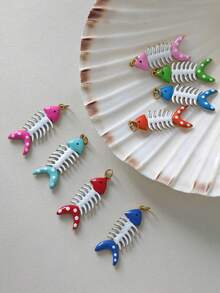 1 pieza Accesorio decorativo con forma de pez de acero inoxidable lindo, colgante DIY, para uso diario