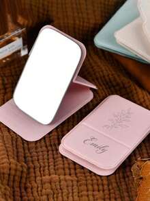 1 pezzo Specchio quadrato per trucco personalizzato con nome - Regalo personalizzato per damigelle, specchio per trucco personalizzato, specchio da viaggio pieghevole e portatile, specchio compatto da tasca per donna, bomboniere per matrimonio, specchio cosmetico inciso, adatto per tutte le occasioni e tutte le età, specchio quadrato pieghevole da tasca
