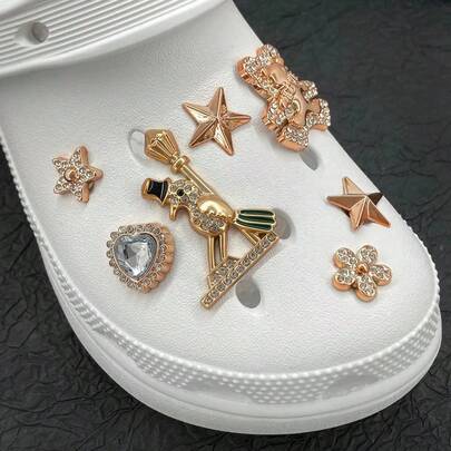 Flash Diamond Stereo Flower Buckle Cross Hole Shoes Adapt To Shoe Flower DIY Detachable Garden Shoes Decoration DIY Detachable Fun Cute Shoe Accessories Crocodile Accessories Uppers Ornaments Shoe Buckle Beach Party Holiday Gifts Creative Shoes.