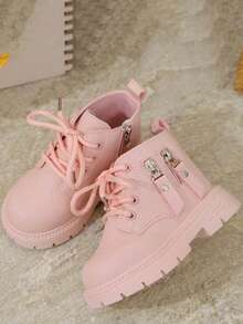 زوج من الأحذية القصيرة للبنات، بوت أطفال مسطحة جديدة للخريف/الشتاء، بوت كاحل متوسطة للأطفال، بوت أميرة للبنات، بوت قاع ناعمة للرضع، أنيقة ومتعددة الاستخدامات