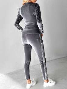 ChicMe Sammetsset med två delar – Damjacka med kontrasterande paljetter, rynkad dragkedja och byxor med resår i midjan - Grå - Visa 3