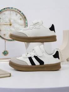 1 双男女通用婴儿/幼儿 PU 钩环设计经典运动鞋，适合所有季节