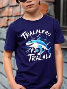 Camiseta infantil para niño, estilo casual de verano, holgada, cuello redondo, manga corta, estampado de Brainrot Tralalero Tralala Divertido, para uso diario - Azul Marino - Ver 1