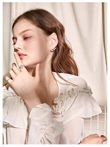 A Pair Of Positive Energy Small Chrysanthemum Earrings, Anti-Allergy Yoga Accessories For Sensitive Ears, Stress Relief Gift