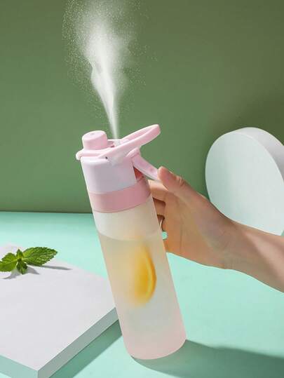 1pc, 650ml/21.98oz, Leak-Proof Spray Lock, Portable Hanging Handshake, PC Material, Gradient Spray Water Bottle, Summer Orange Slice Theme, Frosted Transparent Color, Straight Cup Type, Non-Slip Grip Ring