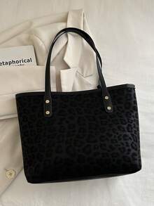 两件套新款大容量豹纹仿皮手提包，配有双提手，是通勤、工作或上学的理想之选。这款容量大、轻便的手提包融合了经典休闲和商务休闲风格，非常适合年轻女性、大学生和职场人士，轻松适应工作环境、返校季、高中/大学生活以及假日旅行。时尚拉链手提包。 - 黑色 - 查看 7