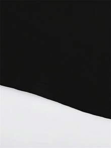 男士休闲长袖T恤，黑色格子图案，轻薄透气，适合旅行穿着，也可作为礼物送给朋友。