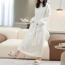 珊瑚绒长袍，新款冬季大码睡衣，温暖家居服，厚羊毛睡袍，休闲长袖圆领法兰绒睡袍，秋冬女士家居服和连衣裙 - 彩色 - 查看 10