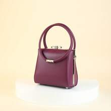 Bolso cuadrado pequeño versátil y casual con cadena gruesa y diseño personalizado, decoración de corazón melocotón, correa de hombro ancha, bolso bandolera de un solo hombro, bolso de compras y uso diario para mujeres, bolso para teléfono móvil