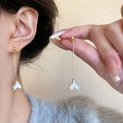 A Pair Of Super Fairy Fish Tail Earrings For Women's New Light Luxury Earrings With Niche Design And High-End Feel Earrings